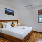高级大床房 Superior Double Partial Sea View